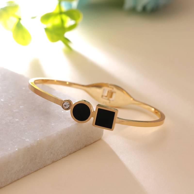 Black color anti tarnish bracelet