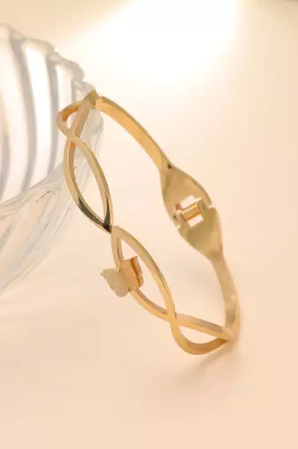 Gold color anti tarnish bracelet