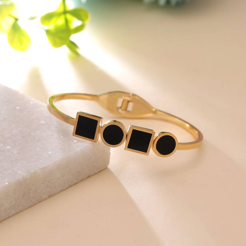 Black color anti tarnish bracelet
