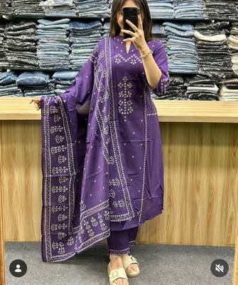 Women Cotton Bandhani Printed Kurta Pant Dupatta Set 1