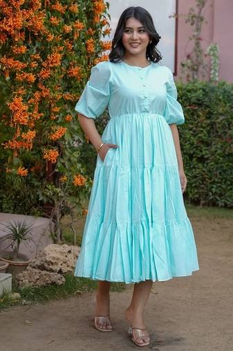Sea green solid cotton tiered midi dress for women