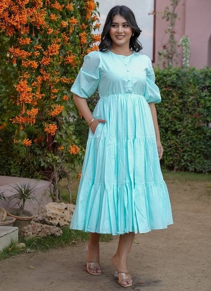 Sea green solid cotton tiered midi dress for women