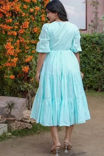Sea green solid cotton tiered midi dress for women