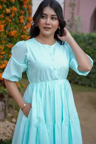 Sea green solid cotton tiered midi dress for women
