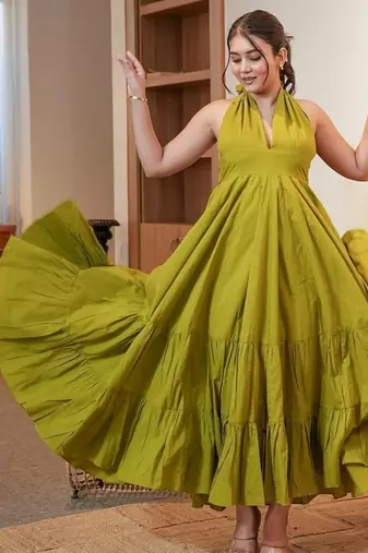 Green solid cotton tiered maxi dress for women