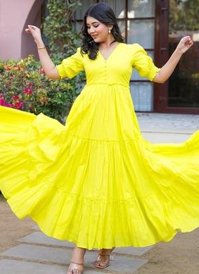 Lemon yellow solid cotton tiered dress for women 3