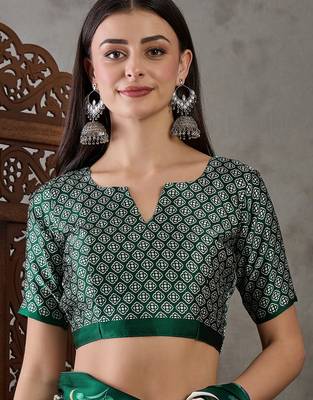 Green  ready pleated saree with unstitched blouse 3