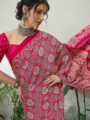 Pink bollywood style ready to drape saree for women 4