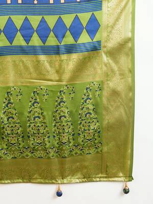 Blue elegant ready to drape saree with blouse material 4
