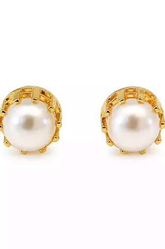 Pearl stud earrings, white freshwater pearl, gold-tone crown setting, classic elegant style.