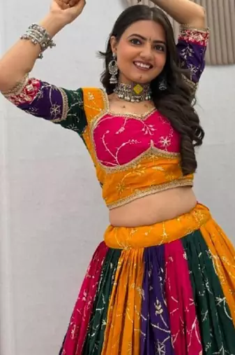 NAVRATRI WEAR MULTI MILKI SILK THREAD SEQUEINCE EMBROIDERED WORK LEHENGA CHOLI FREE SIZE FULL STITCHED.