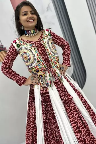 NAVRATRI WEAR WHITE-MULTI COTTON SOLID PRINT WORK LEHENGA CHOLI FREE SIZE FULL STITCHED