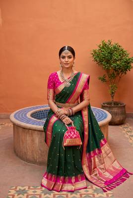Green soft silk blend saree with zari weaving meenakari design 3