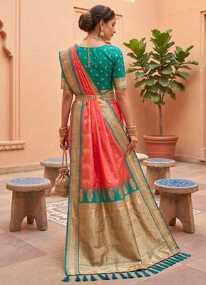 Peach soft silk blend saree with zari weaving meenakari design 4