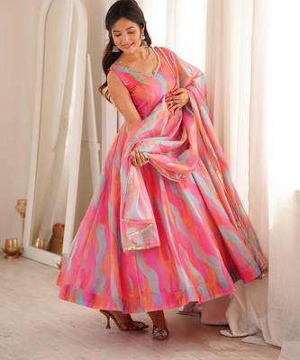 Pink tebi organza mirror lace gown set with dupatta 2