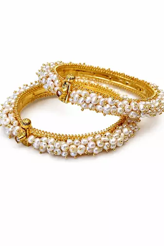 Pearl bangle set, gold-toned, openable, white freshwater pearls,