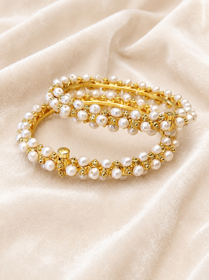 Pearl bangle set, gold-toned, white pearls, openable 2