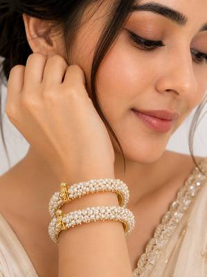 Pearl bangle set, gold-toned, openable, white freshwater pearls, 2