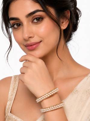 Pearl bangle set, white, gold-toned, double row pearl with rhinestone border, 2