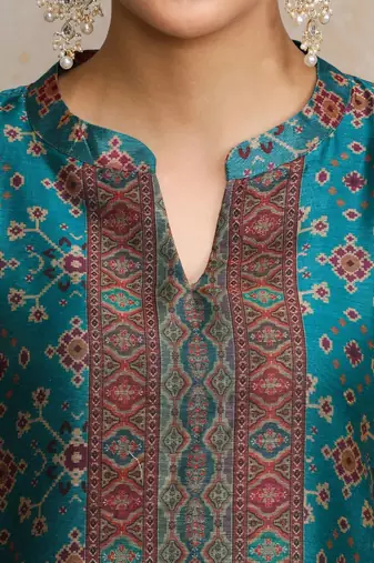 Women printed regular chanderi silk kurta with trousers & with dupatta