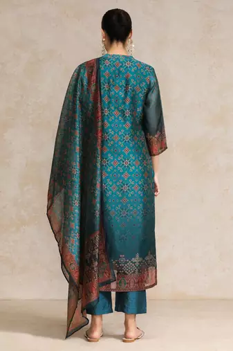Women printed regular chanderi silk kurta with trousers & with dupatta