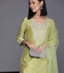 Floral embroidered regular chanderi silk kurta with trousers & dupatta