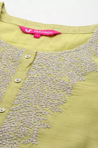 Floral embroidered regular chanderi silk kurta with trousers & dupatta