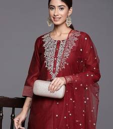 Floral embroidered regular chanderi silk zari kurta with trousers & dupatta