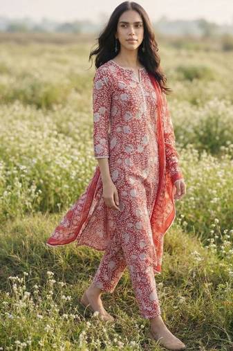 Women floral printed kurta with trousers & with dupatta