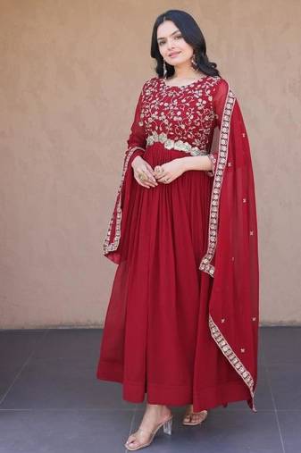 Red silk blend sequins flared gown set