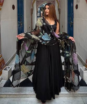 Black crepe printed anarkali set 1
