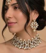 Gold pearl bridal maang tikka set