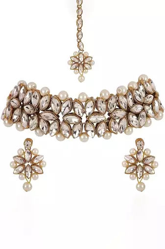 Gold pearl bridal maang tikka set