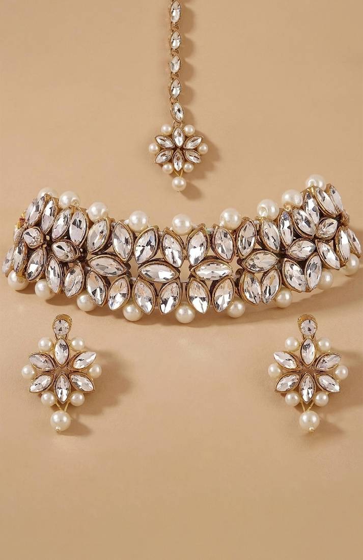 Gold pearl bridal maang tikka set