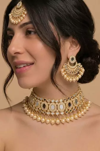Ivory pearl bridal maang tikka set