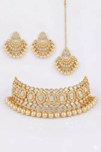 Ivory pearl bridal maang tikka set