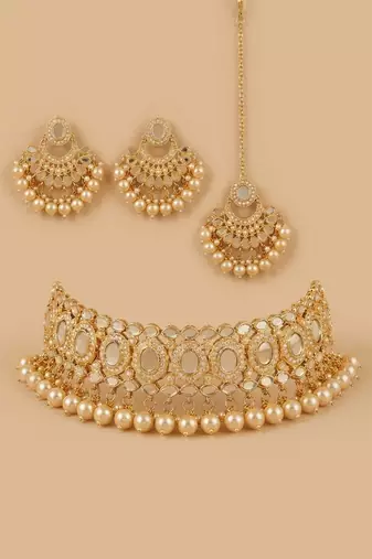 Ivory pearl bridal maang tikka set