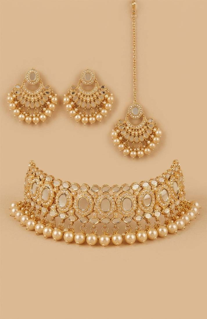 Ivory pearl bridal maang tikka set