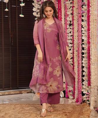 Women's pink straight silk blend floral printed kurta set with pant and dupatta 4