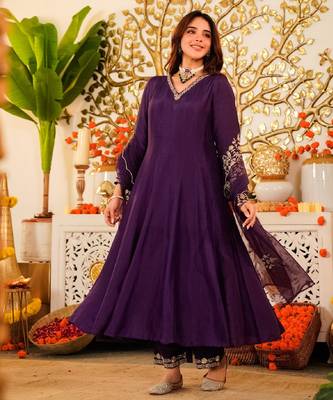 Women's wine viscose embroidered flared kurta set with dupatta and pant 4