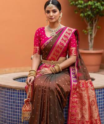 Olive green soft silk blend saree with zari weaving meenakari design 4