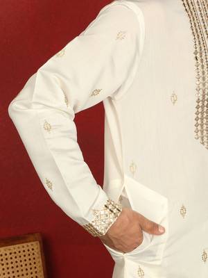 cotton silk zari embroidered yoke design cream kurta 4
