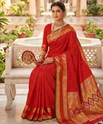 Red soft  silk with zari weaving chex &  rich pallu with contrast silk blouse 3
