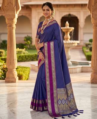 Royal blue soft  silk with zari weaving chex &  rich pallu with contrast silk blouse 2