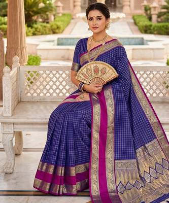 Royal blue soft  silk with zari weaving chex &  rich pallu with contrast silk blouse 3