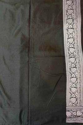Black Semi Silk Mashru Banarasi Saree With Silver Zari Booti Work 5