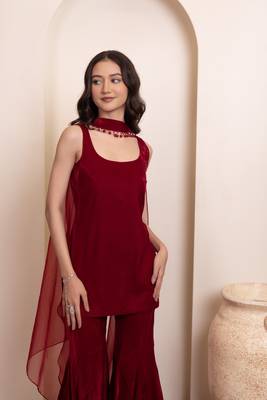 Maroon solid velvet sharara set with choker dupatta for women 3