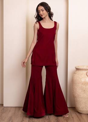 Maroon solid velvet sharara set with choker dupatta for women 5