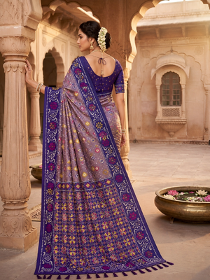 Onion pink patola silk saree with zari weaving meenakari patola design 3