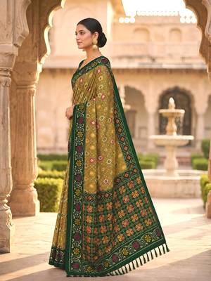 Green patola silk saree with zari weaving  meenakari patola design 3